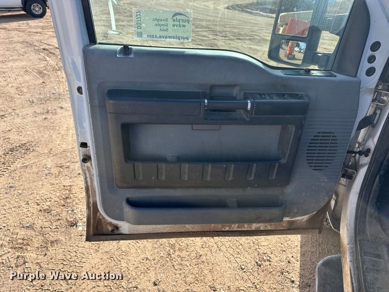 image for item DQ7727 2012 Ford F350 Super Duty Crew Cab pickup truck