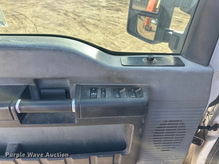 image for item DQ7727 2012 Ford F350 Super Duty Crew Cab pickup truck