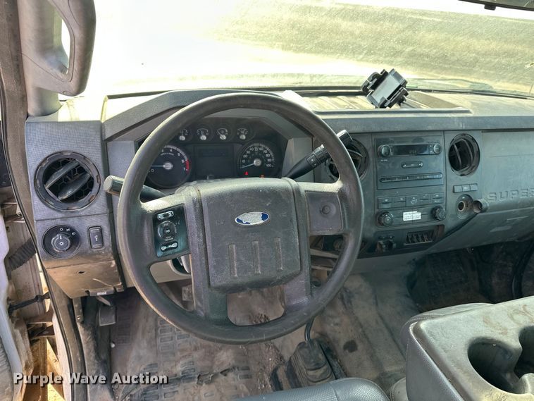 image for item DQ7727 2012 Ford F350 Super Duty Crew Cab pickup truck