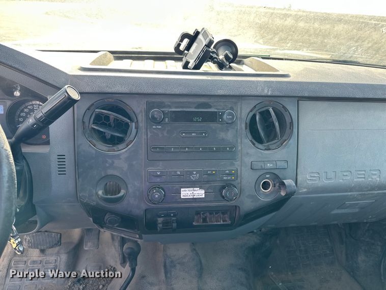 image for item DQ7727 2012 Ford F350 Super Duty Crew Cab pickup truck