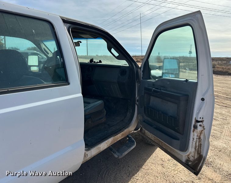 image for item DQ7727 2012 Ford F350 Super Duty Crew Cab pickup truck