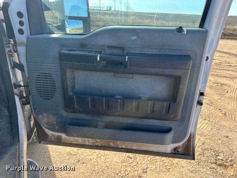 image for item DQ7727 2012 Ford F350 Super Duty Crew Cab pickup truck