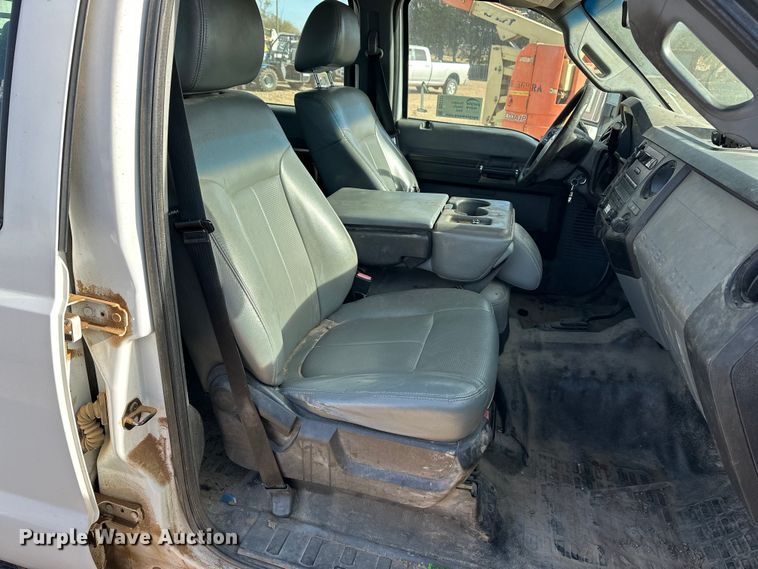 image for item DQ7727 2012 Ford F350 Super Duty Crew Cab pickup truck