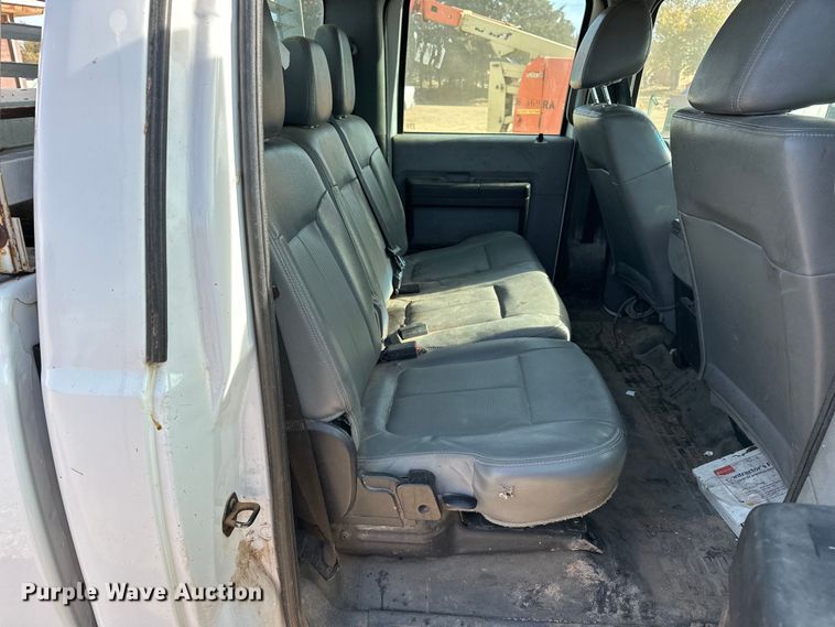 image for item DQ7727 2012 Ford F350 Super Duty Crew Cab pickup truck