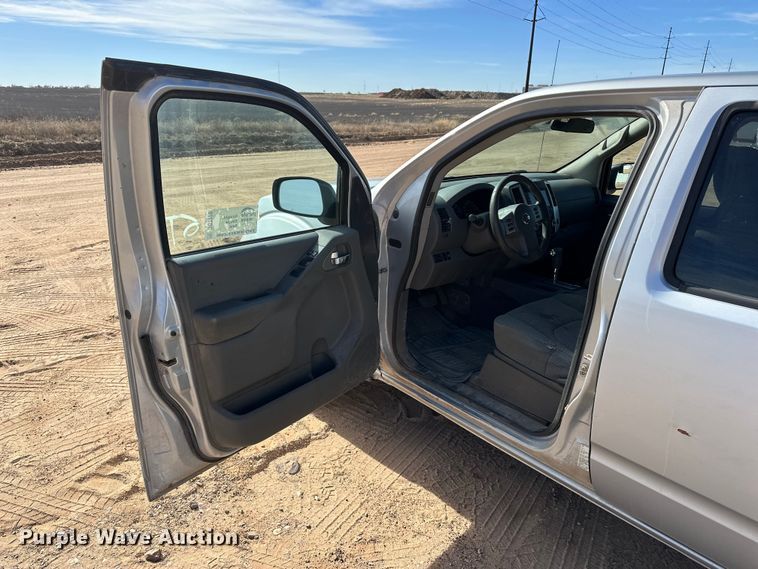 image for item DQ7728 2019 Nissan Frontier Crew Cab pickup truck