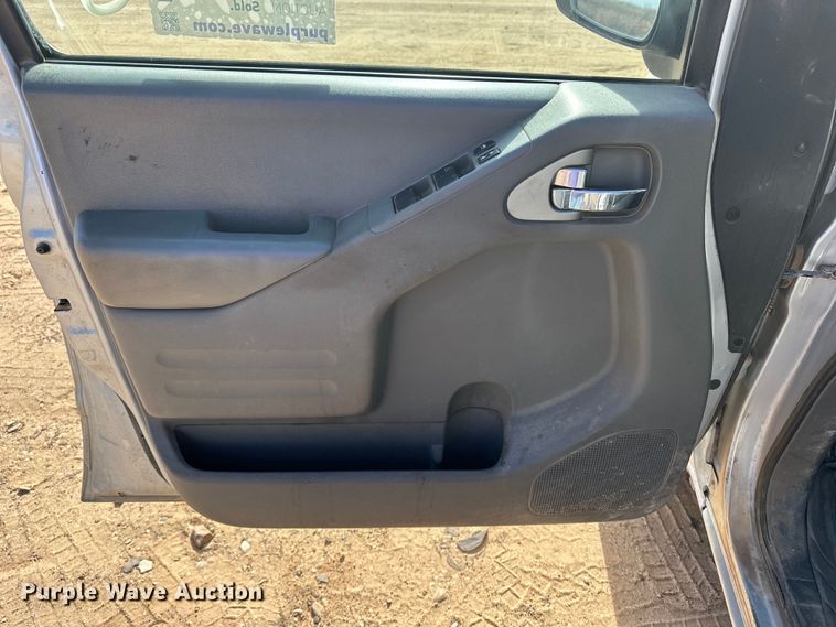 image for item DQ7728 2019 Nissan Frontier Crew Cab pickup truck