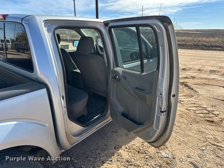 image for item DQ7728 2019 Nissan Frontier Crew Cab pickup truck