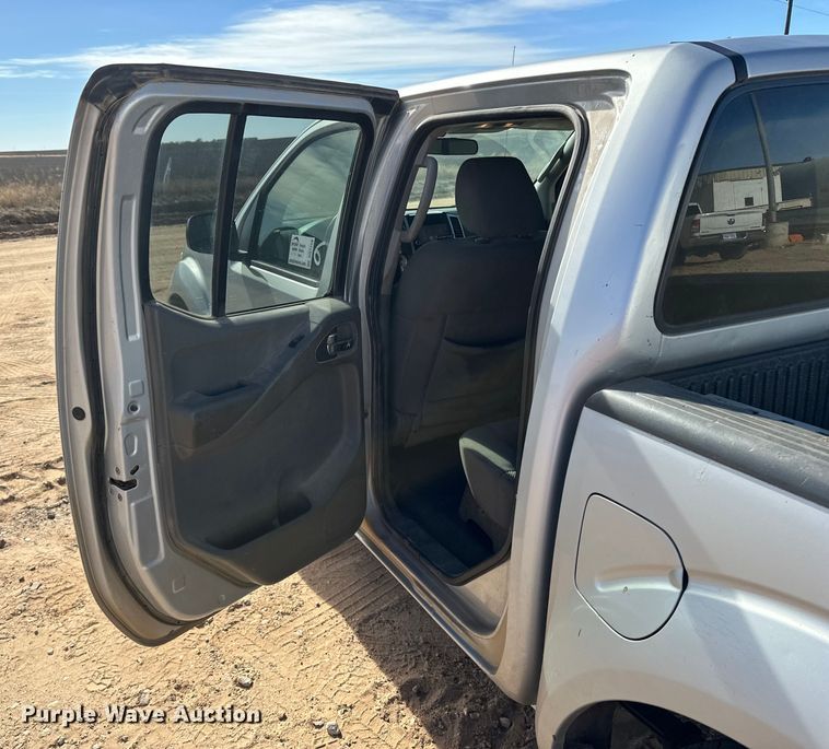 image for item DQ7728 2019 Nissan Frontier Crew Cab pickup truck