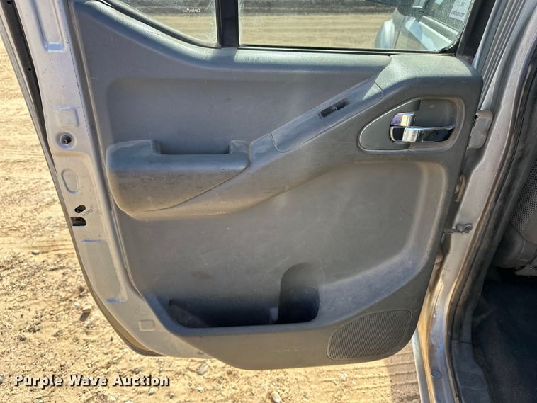 image for item DQ7728 2019 Nissan Frontier Crew Cab pickup truck