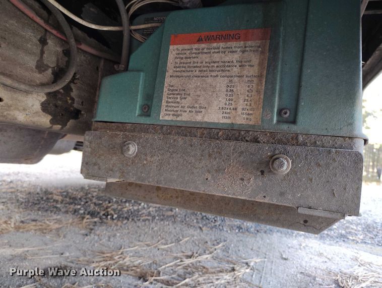 image for item DT0771 2000 GMC Savana 3500 box truck