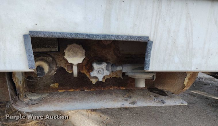 image for item DT0771 2000 GMC Savana 3500 box truck