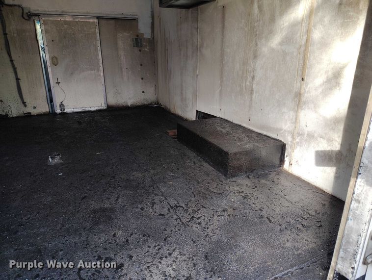 image for item DT0771 2000 GMC Savana 3500 box truck