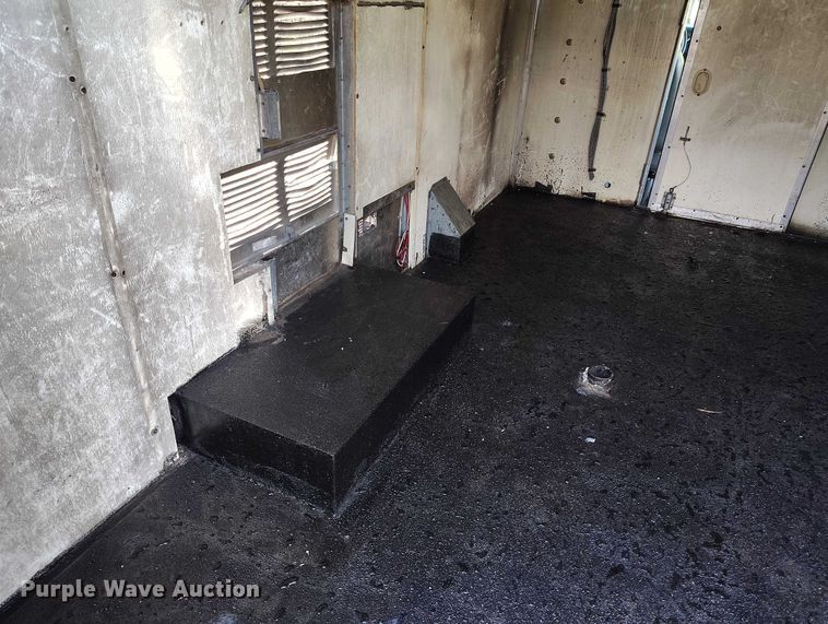 image for item DT0771 2000 GMC Savana 3500 box truck