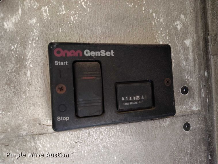 image for item DT0771 2000 GMC Savana 3500 box truck