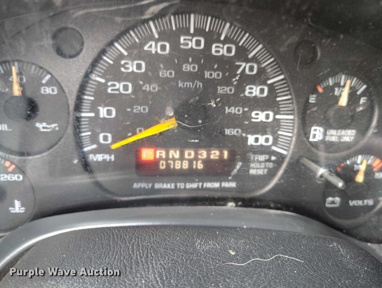 image for item DT0771 2000 GMC Savana 3500 box truck