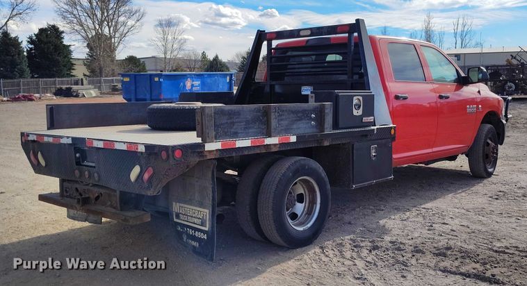 image for item DT0772 2014 RAM 3500 Crew Cab flatbed pickup truck