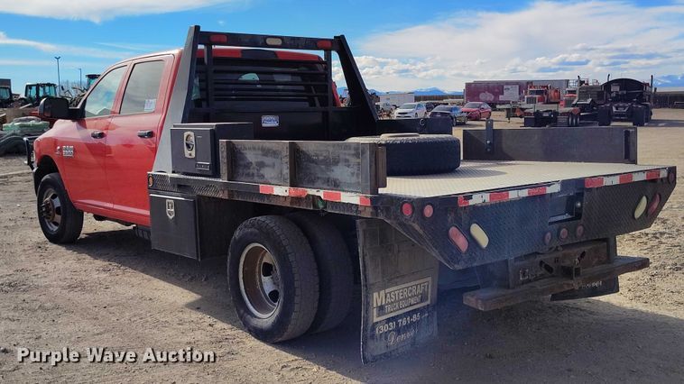 image for item DT0772 2014 RAM 3500 Crew Cab flatbed pickup truck