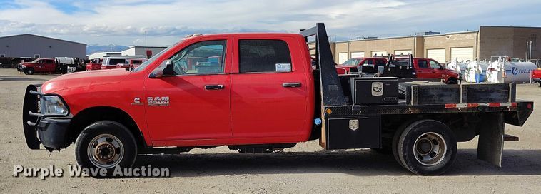 image for item DT0772 2014 RAM 3500 Crew Cab flatbed pickup truck