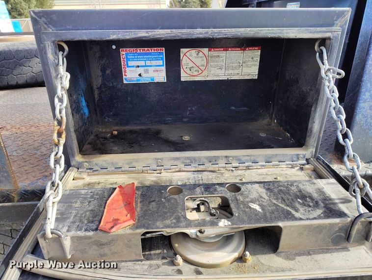 image for item DT0772 2014 RAM 3500 Crew Cab flatbed pickup truck