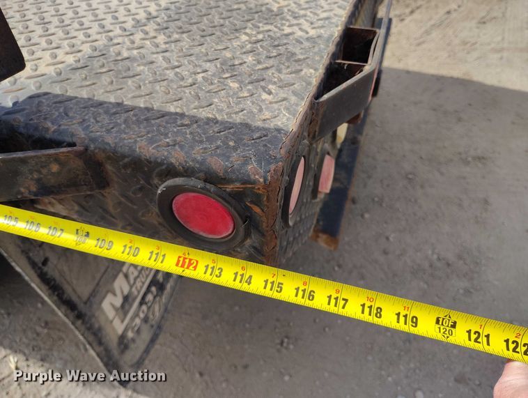 image for item DT0772 2014 RAM 3500 Crew Cab flatbed pickup truck