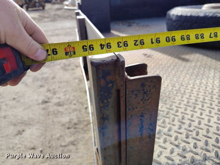 image for item DT0772 2014 RAM 3500 Crew Cab flatbed pickup truck