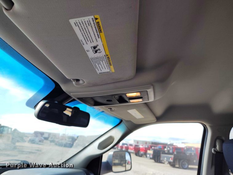 image for item DT0772 2014 RAM 3500 Crew Cab flatbed pickup truck