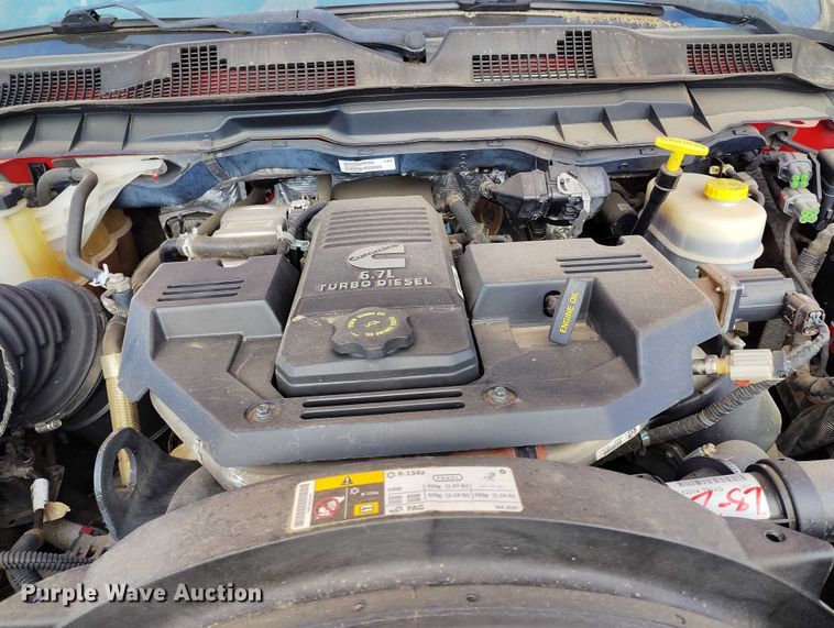 image for item DT0772 2014 RAM 3500 Crew Cab flatbed pickup truck