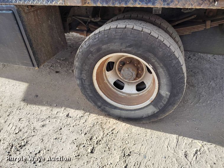 image for item DT0772 2014 RAM 3500 Crew Cab flatbed pickup truck