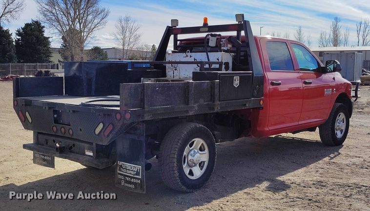 image for item DT0773 2016 RAM 3500 Crew Cab flatbed pickup truck