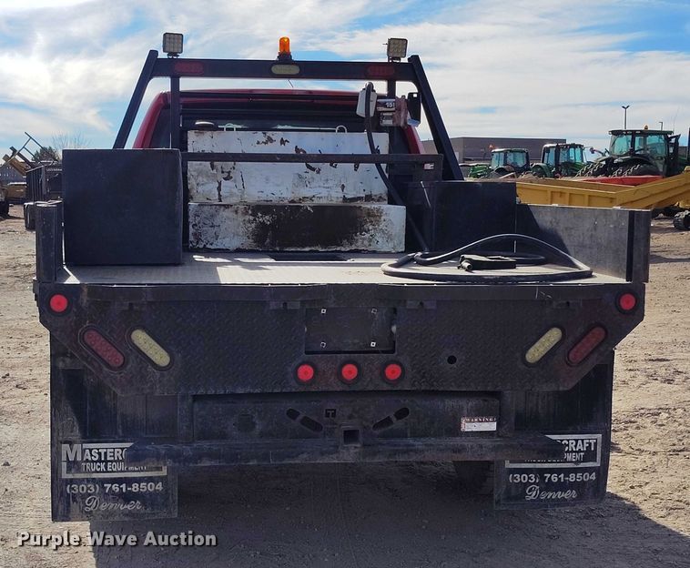 image for item DT0773 2016 RAM 3500 Crew Cab flatbed pickup truck