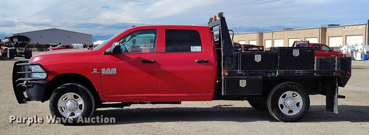 image for item DT0773 2016 RAM 3500 Crew Cab flatbed pickup truck