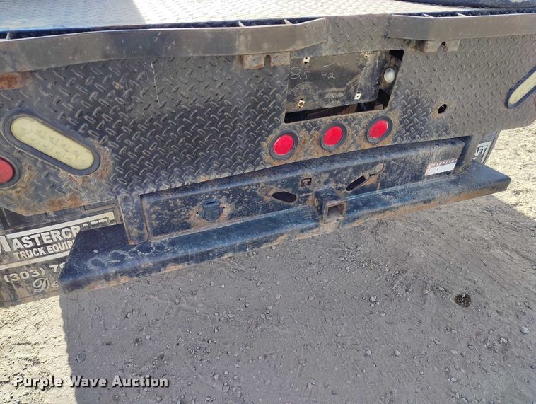 image for item DT0773 2016 RAM 3500 Crew Cab flatbed pickup truck