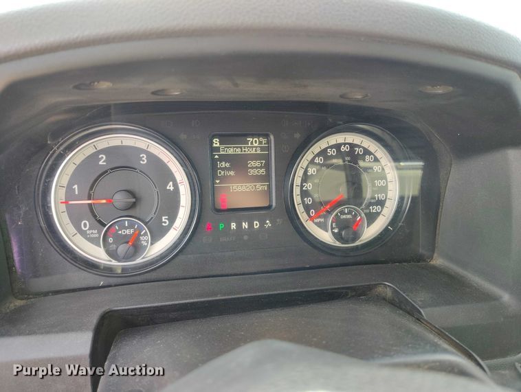 image for item DT0773 2016 RAM 3500 Crew Cab flatbed pickup truck