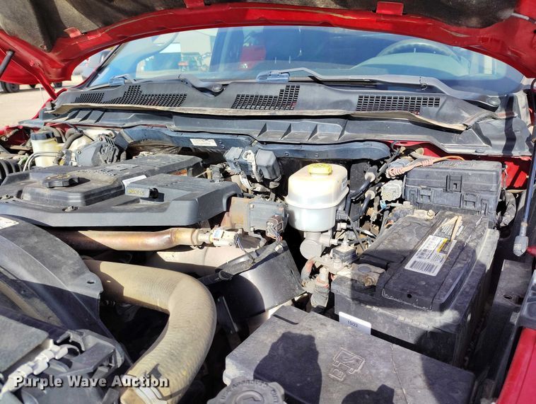 image for item DT0773 2016 RAM 3500 Crew Cab flatbed pickup truck