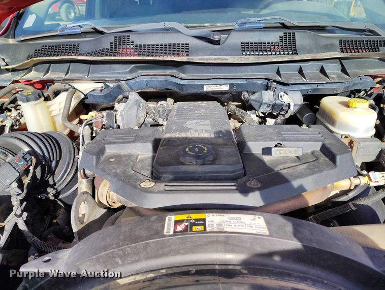 image for item DT0773 2016 RAM 3500 Crew Cab flatbed pickup truck