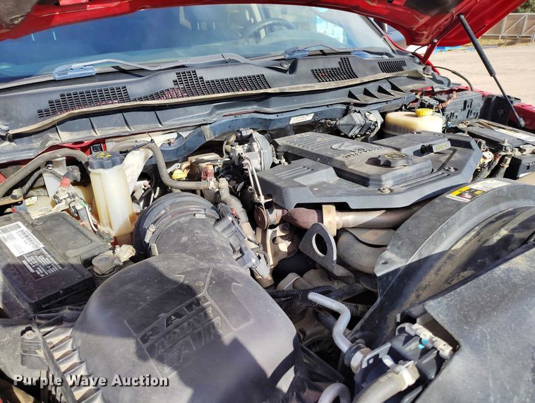 image for item DT0773 2016 RAM 3500 Crew Cab flatbed pickup truck