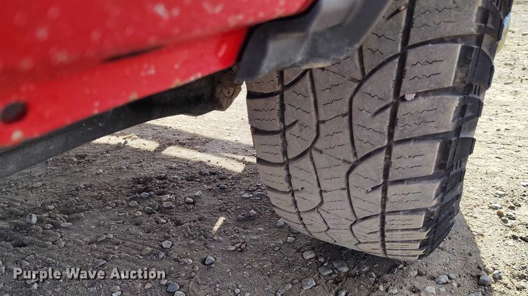 image for item DT0773 2016 RAM 3500 Crew Cab flatbed pickup truck