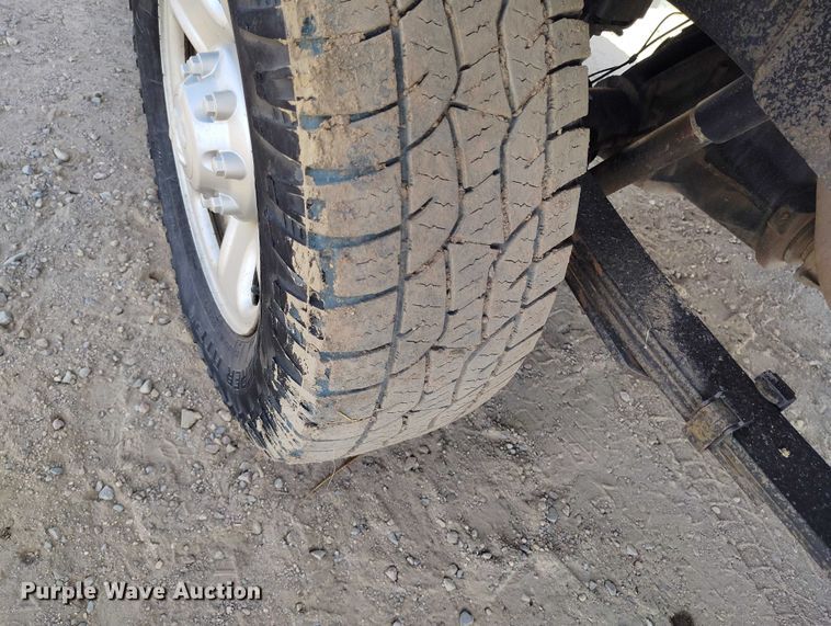 image for item DT0773 2016 RAM 3500 Crew Cab flatbed pickup truck