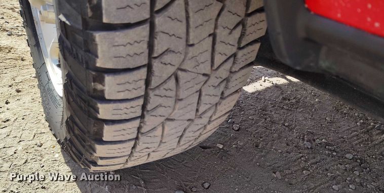 image for item DT0773 2016 RAM 3500 Crew Cab flatbed pickup truck