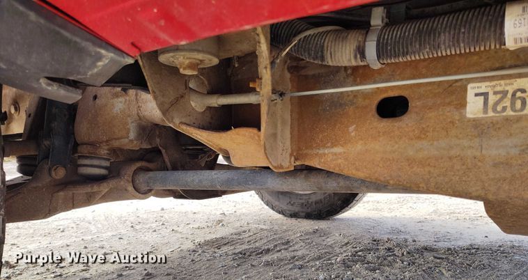 image for item DT0774 2018 Chevrolet Silverado 3500HD Crew Cab flatbed pickup truck