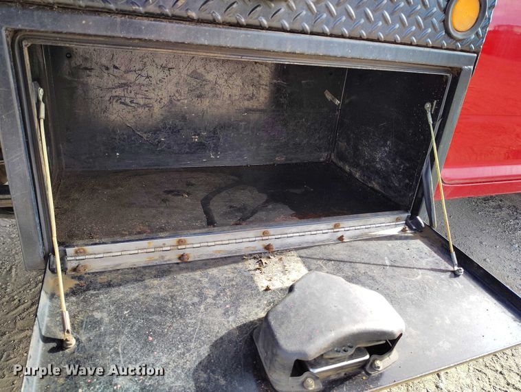 image for item DT0775 2016 RAM 3500 Crew Cab flatbed pickup truck