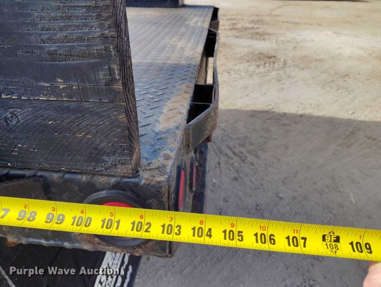 image for item DT0775 2016 RAM 3500 Crew Cab flatbed pickup truck