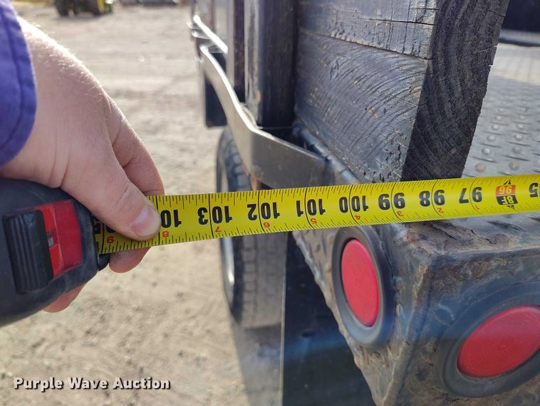 image for item DT0775 2016 RAM 3500 Crew Cab flatbed pickup truck