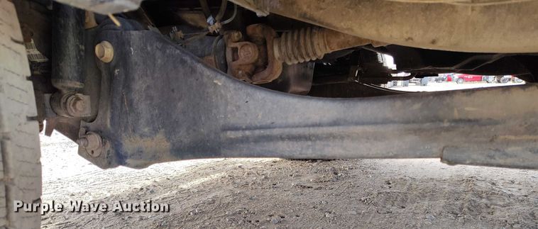 image for item DT0775 2016 RAM 3500 Crew Cab flatbed pickup truck