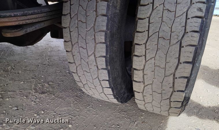 image for item DT0775 2016 RAM 3500 Crew Cab flatbed pickup truck