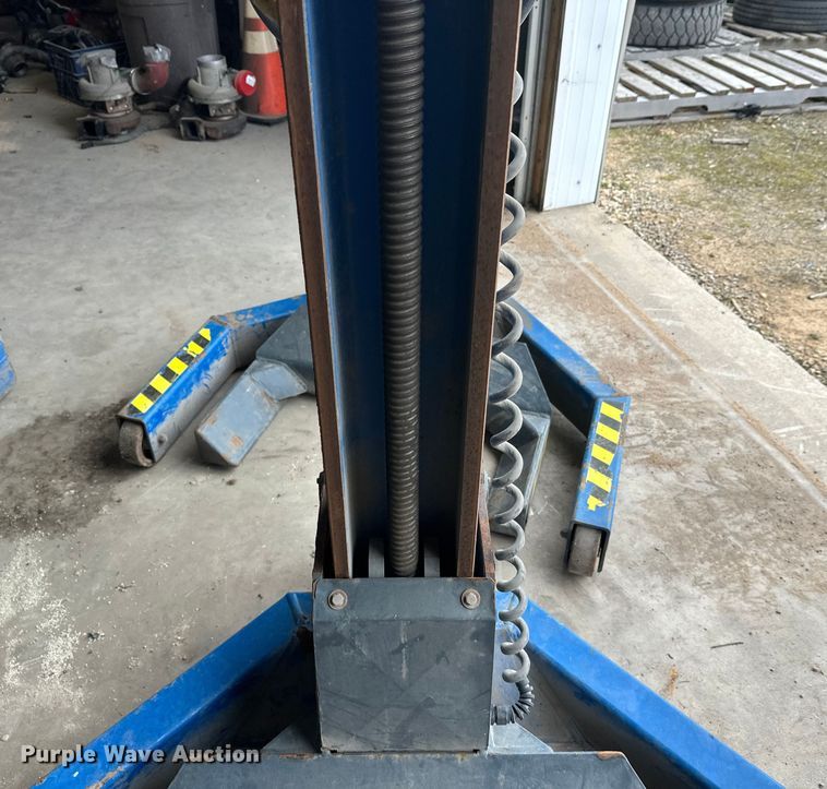 image for item DT6411 (4) Maha MCL 16 column lifts