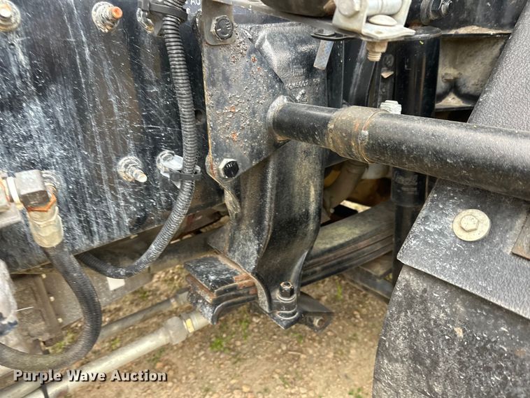 image for item DT6424 2011 Mack LEU613 refuse truck