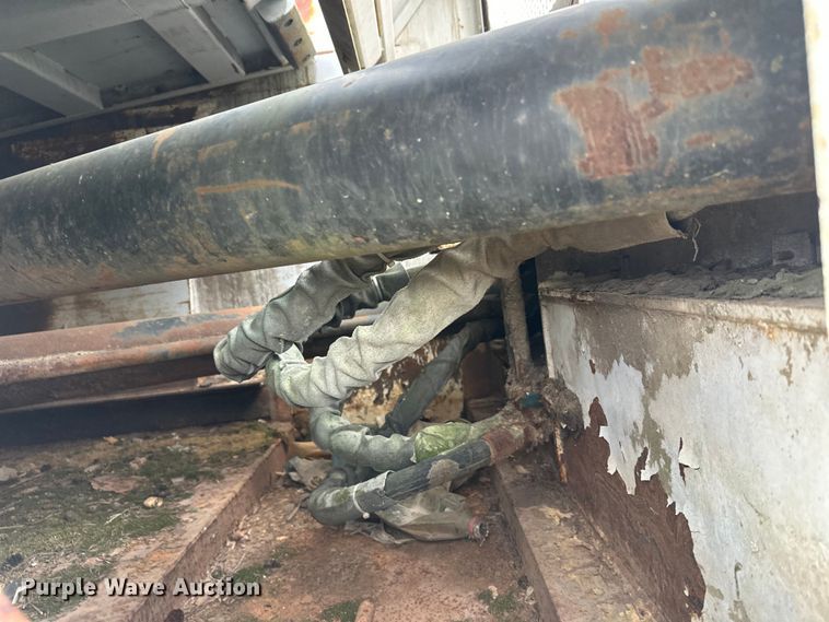 image for item DT6424 2011 Mack LEU613 refuse truck