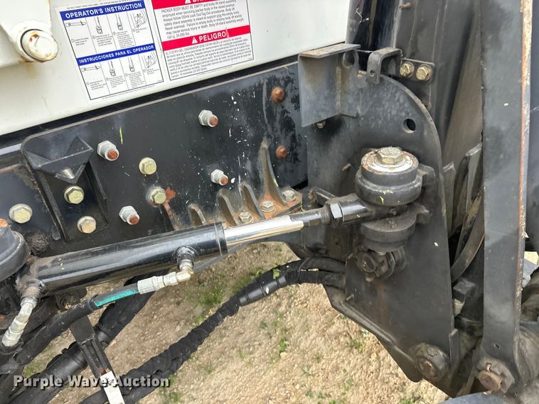 image for item DT6424 2011 Mack LEU613 refuse truck