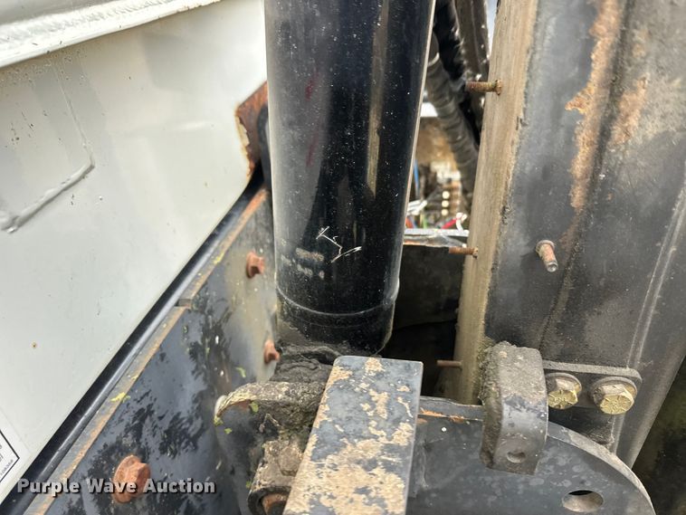 image for item DT6424 2011 Mack LEU613 refuse truck